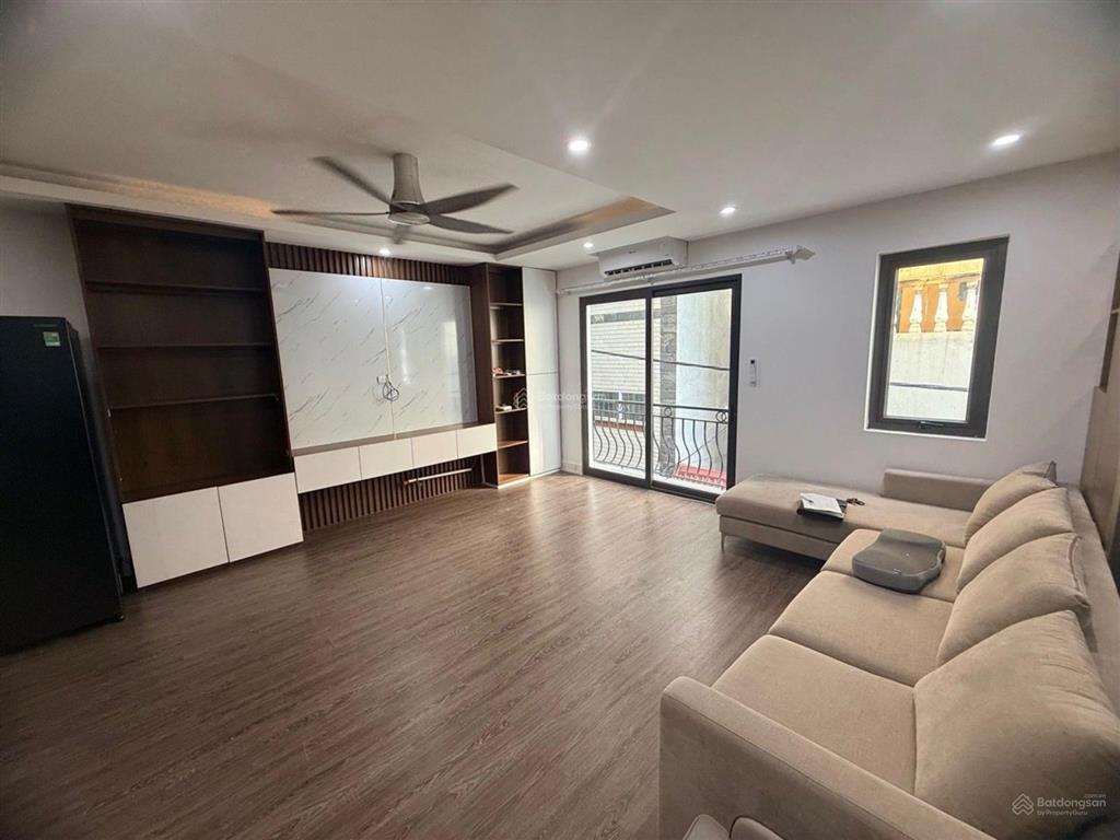 Siêu h.iếm nhà phố kim giang ngõ thông 5 tầng 4 ngủ oto đỗ cửa ko quy hoạch