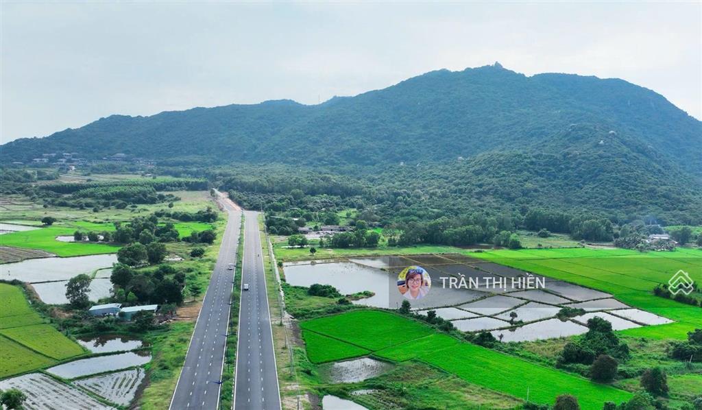 Mặt tiền đường phước hưng phước hải cách biển lan rừng resort chỉ 1km dt 2693m2 sẵn 300m2 tc
