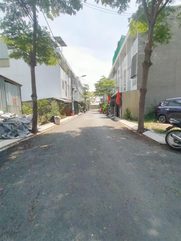 Đất thổ cư sổ riêng, ngang 7,5m, đường ô tô, phù hợp xây nhà ở lâu dài mua giữ tài sản
