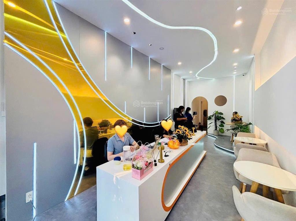 Bán nhà mặt tiền quận 1, đinh tiên hoàng, thang máy 4 tầng, dòng tiền 80 tr/tháng, 40m2, 18,x tỷ