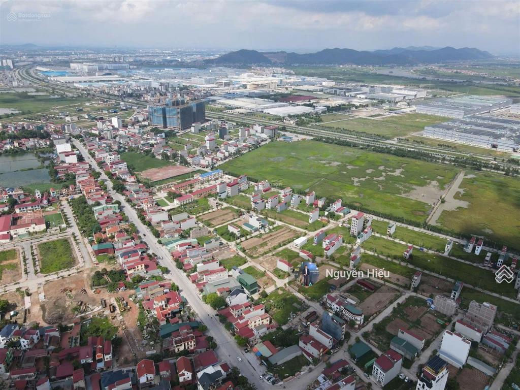 Bán đất giá ưu đãi tại tỉnh lộ 295b, quang châu, việt yên, 120 tr / m2, 100m2