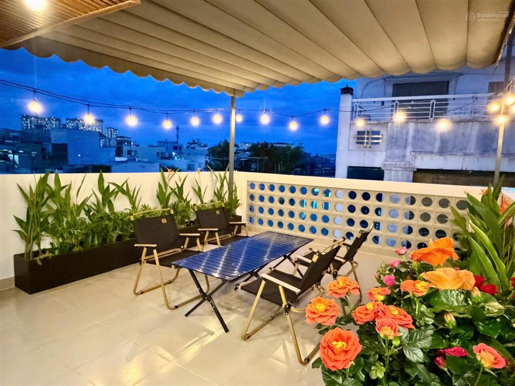 Siêu phẩm nhà phố 4 tầng view đẹp ngay sát bên trung tâm quận 5
