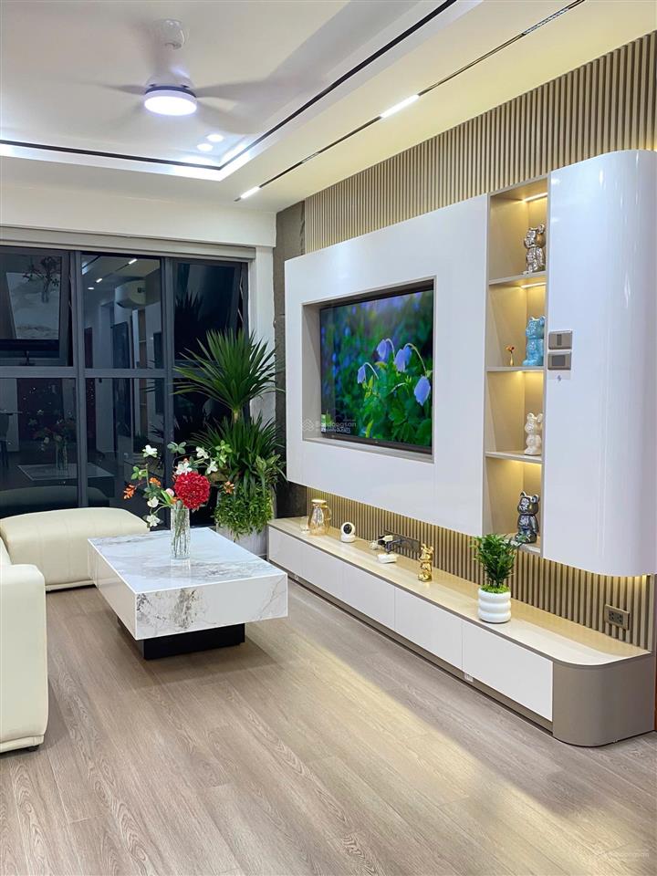 Chính chủ bán căn hộ 2pn, chỉ 5,5 tỷ, 83m2, nội thất mới đẹp 100%, goldmark city