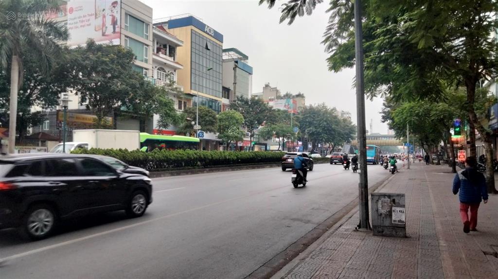 Hiếm mặt phố nguyễn văn cừ 55m2 5 tầng vỉa hè 8m khoảng 30 tỷ