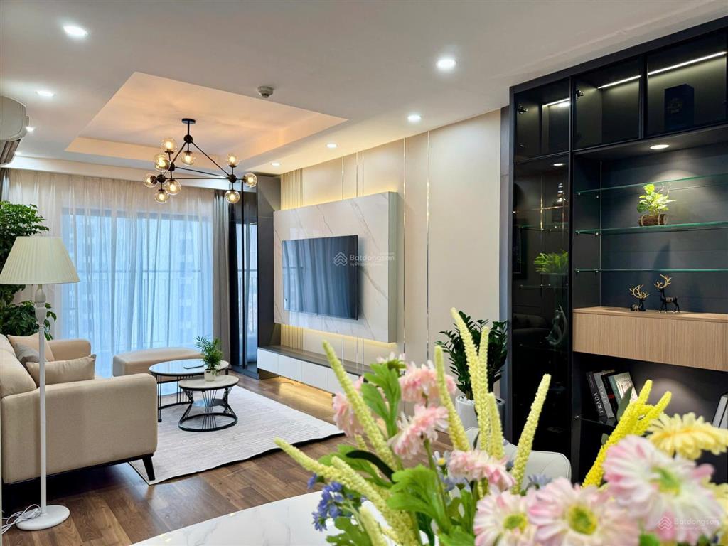 Chính chủ chuyển đổi bán căn 2pn 67m2 helios tam trinh giá chuẩn 5.4 tỷ full đồ. 0828 101 ***