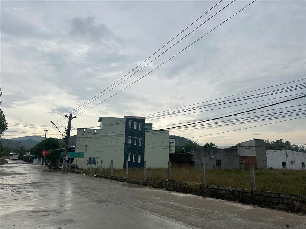 Đất thổ cư nam nha trang đường chính rộng 20m hơn 3 tỷ gần làng đại học sungroup