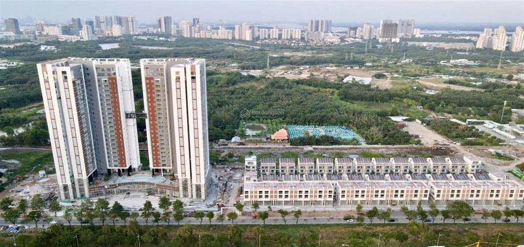 Bán căn hộ 3pn essensia sky, ht nội thất có bếp, giá 8,9 tỷ full. 0767 506 ***