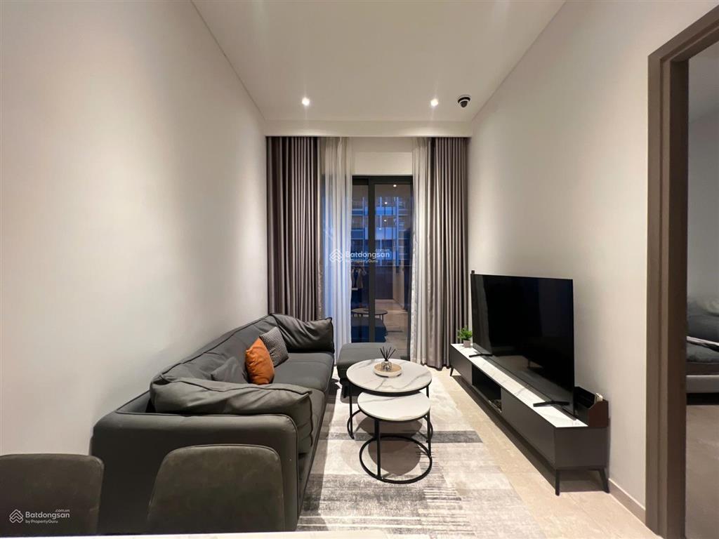 Bán căn hộ chung cư tại sky center, tân bình, dt 74m2, 2pn, 2wc, giá 5.5tỷ, 0906 101 *** vinh