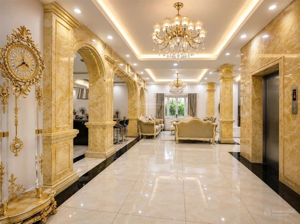 Biệt thự mặt phố khu sân bay gần trường sơn 332m 4 tầng thang máy