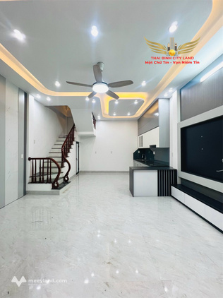 Nhà 3 tầng Tiền Phong, thiết kế đẹp thoáng, bãi để ô tô nằm sát nhà
