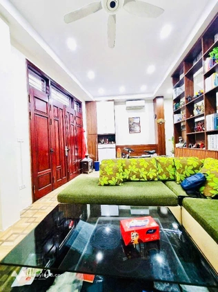 Nhà đẹp lô góc phố Trần Khát Chân - Ngõ rộng - Ô tô đỗ gần
