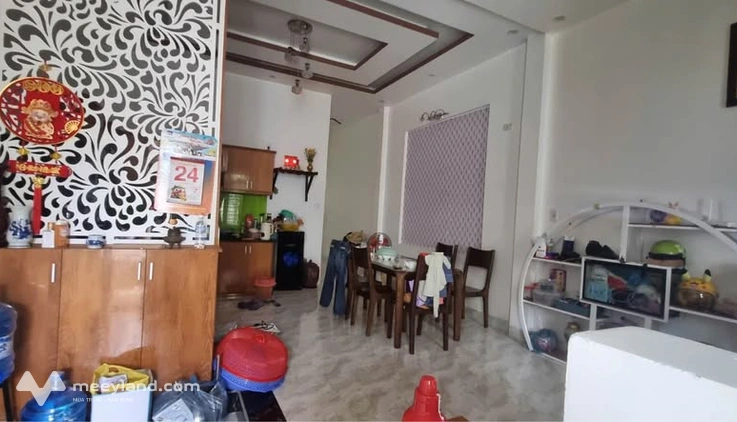 Chính chủ bán gấp nhà 100m2 trung tâm Quảng Ngãi, chỉ 1,3 tỷ