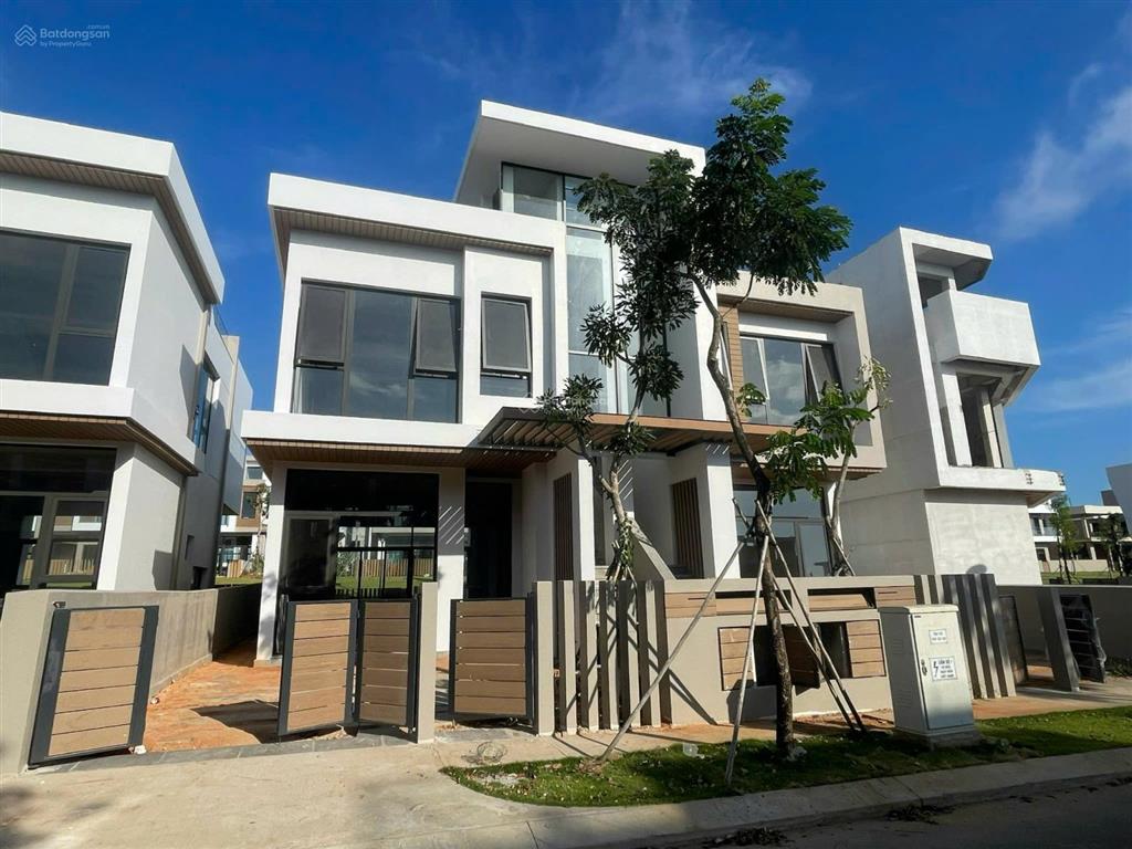 Cắt lỗ sâu giá gốc 9,4 tỷ nay bán 5,7 tỷ biệt thự view trực diện biển và sân golf cạnh clubhouse