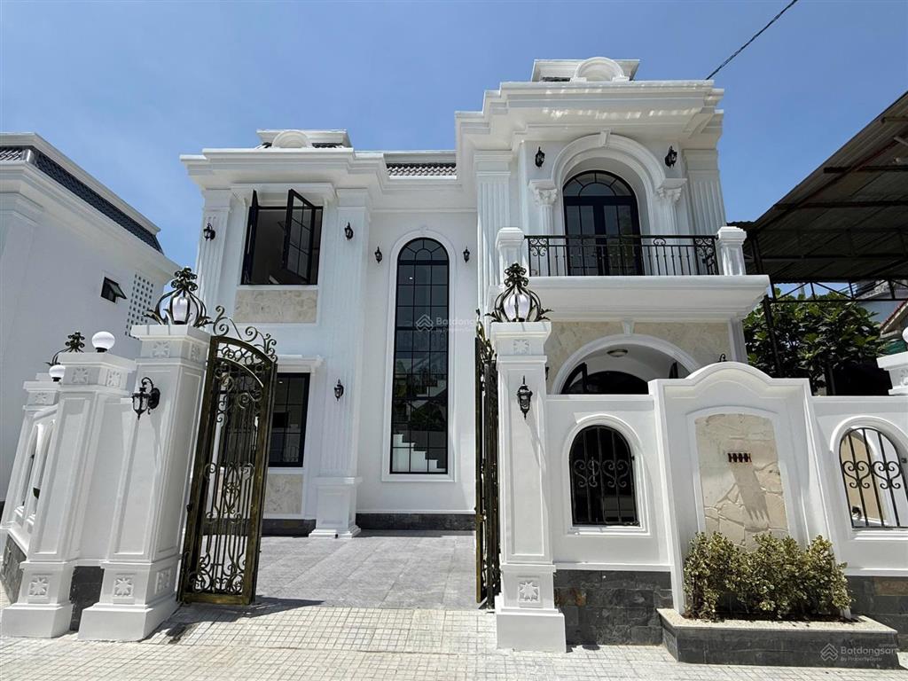 Villa tân cổ điển sân vườn thuỷ xuân, tp huế
