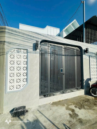 Nhà mới sẵn sàng dọn vào ở ngay tại Hẻm 51 Võ Văn Tần, nối dài Lê Thị Hồng Gấm