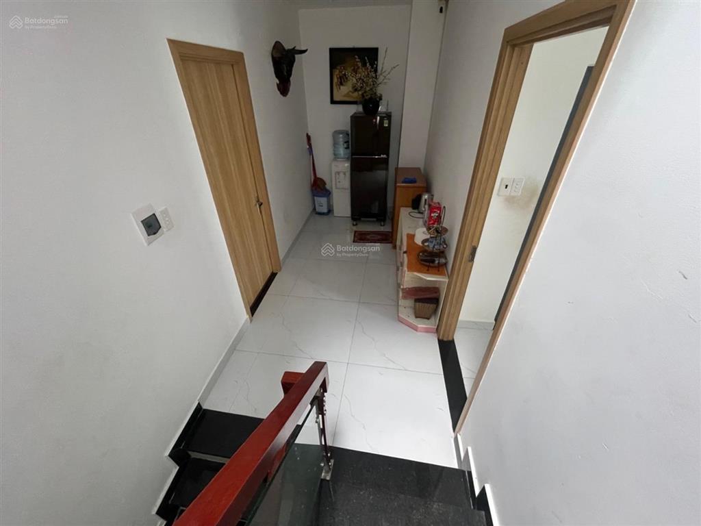 Ô tô đỗ cửa 4 tầng btct ngang lớn 6.1m x 22m. đối diện vincom phan văn trị gò vấp