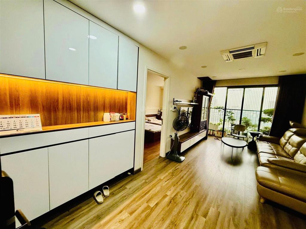 Pháp lýchứng chỉ môi giới| 2pn view hồ đẹp85mban công đnsổ đỏ lâu dàichỉ 9,8 tỷclick xem ngay