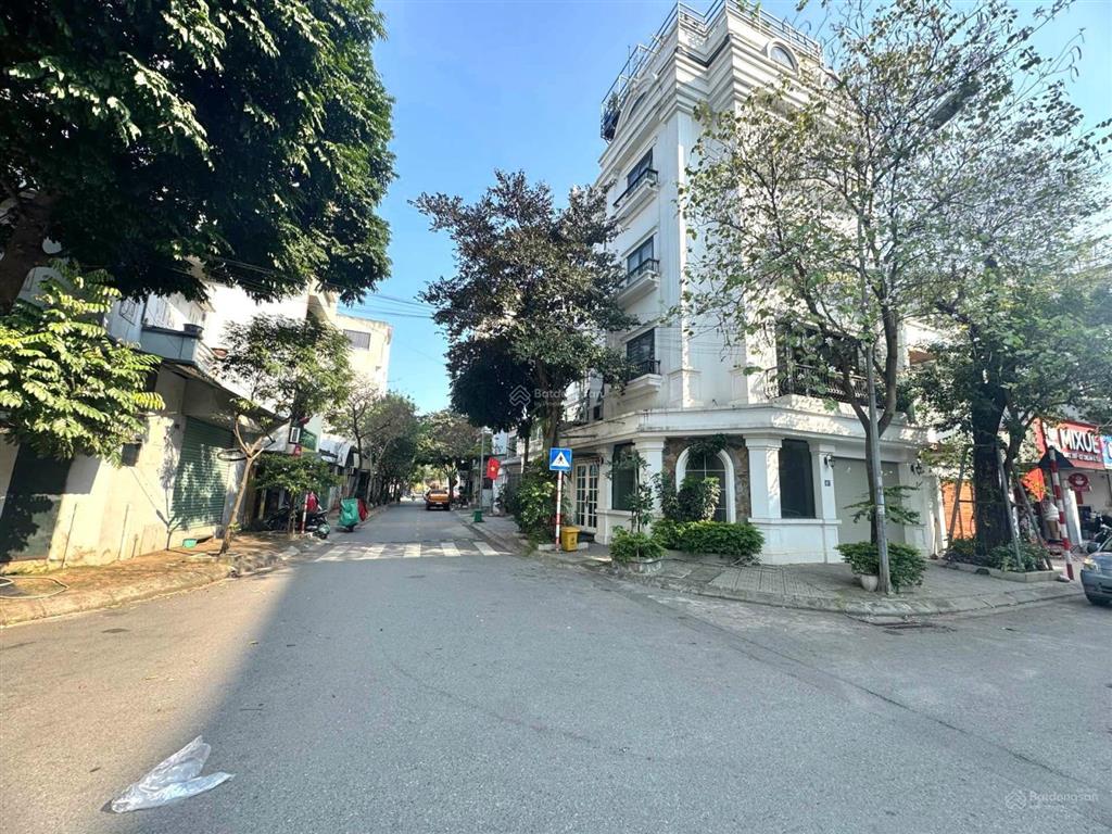 Nhà liền kề khu đấu giá việt hưng 75m2 x 5 tầng, đường to 12.5m, ở và làm văn phòng công ty