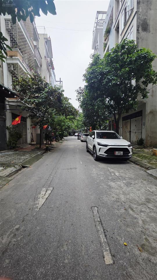 Bán nhà khu đấu giá mậu lương 16 tỷ nhà 5 tầng đẹp, gần sân bóng