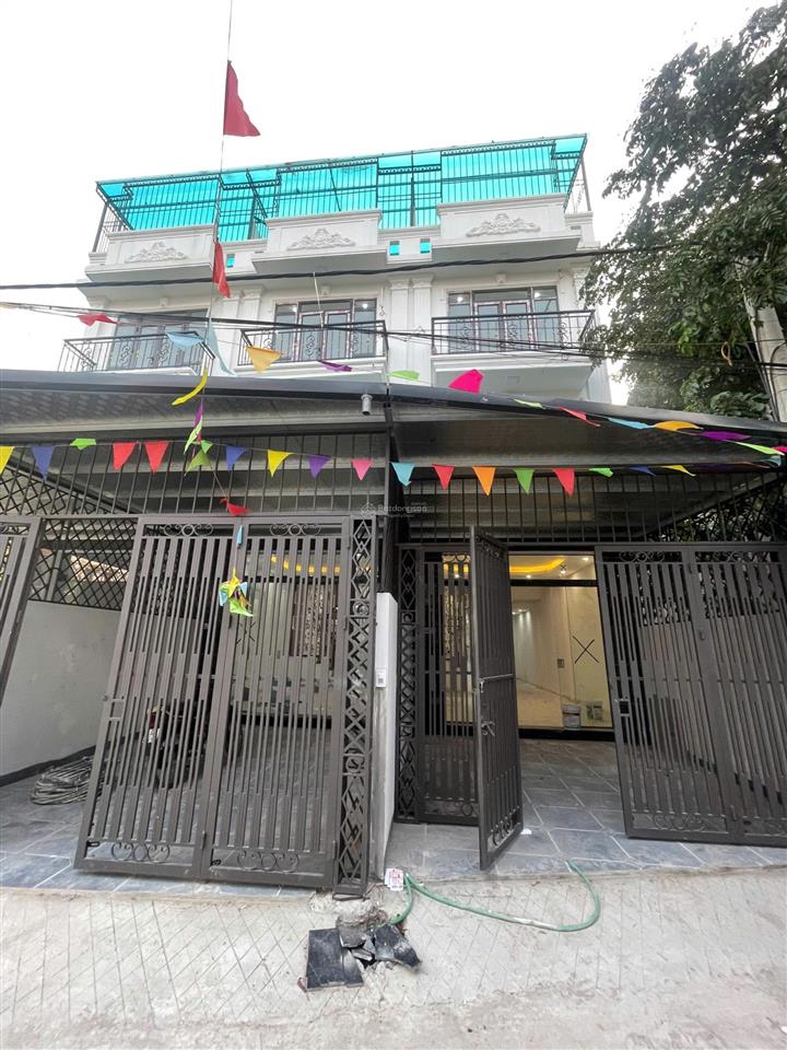 Hàng cực hiếm tại thị trấn chúc sơn dt rộng, ôtô đỗ cửa. nằm vị trí siêu đắc địa, chỉ 4, xtỷ, 65m2