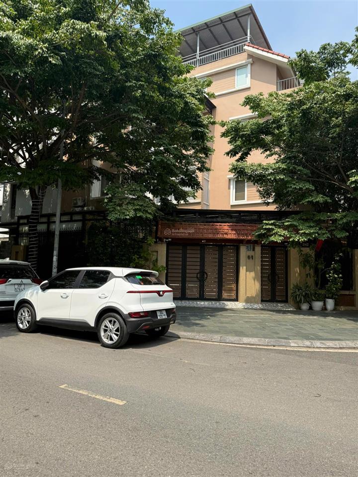 Lô góc biệt thự đẹp 200m2, 2 mặt đường kinh doanh gần hồ, công viên