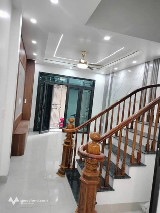 Nhà đẹp ngõ thoáng, có chỗ để ôtô ngày đêm cách nhà 30m, ngay giữa trung tâm Quang Trung, Thái Bình