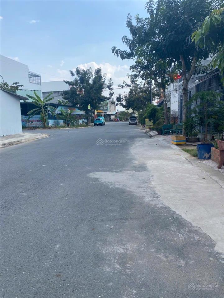 Cần bán lô đất gần kđt năm sao 1, dt 88m2 giá 2tỷ6 (bớt lộc) cần giuộc long an. 0931 112 ***