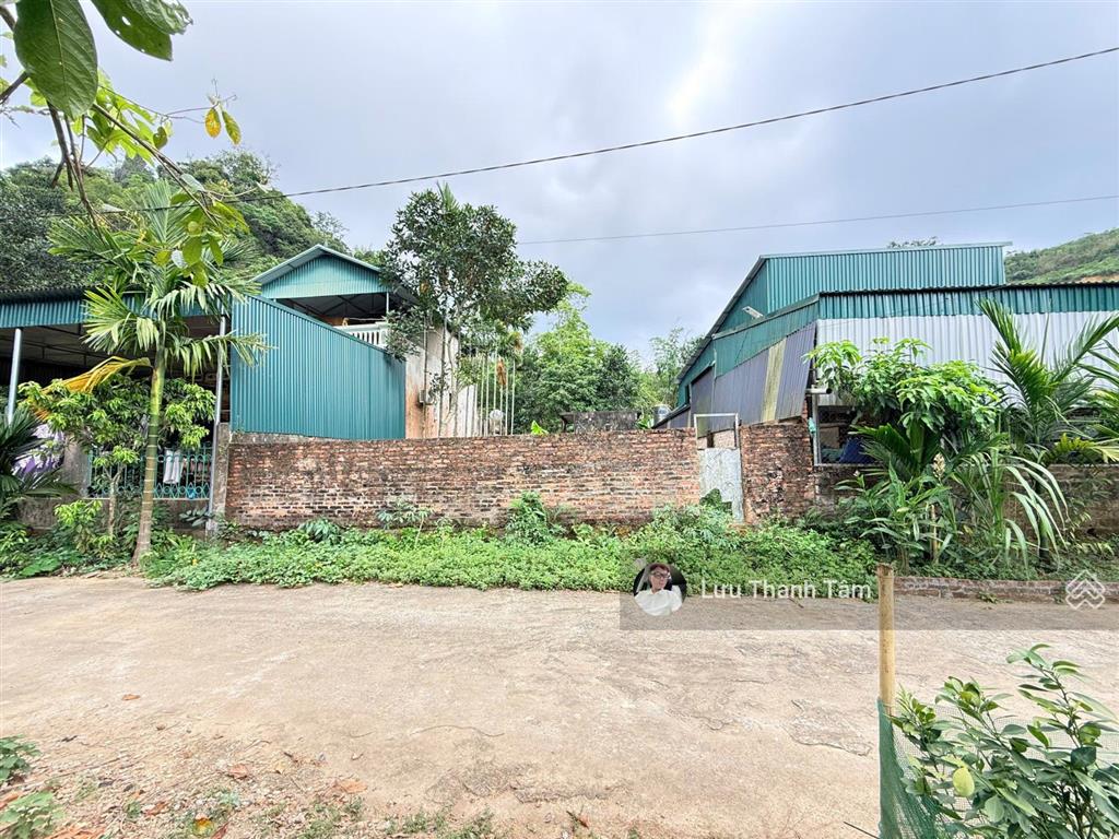Cần bán lô đất 245.8m² có 200m2 thổ cư tại lâm sơn lưng tựa núi view thoáng mát, lưng tựa núi đá