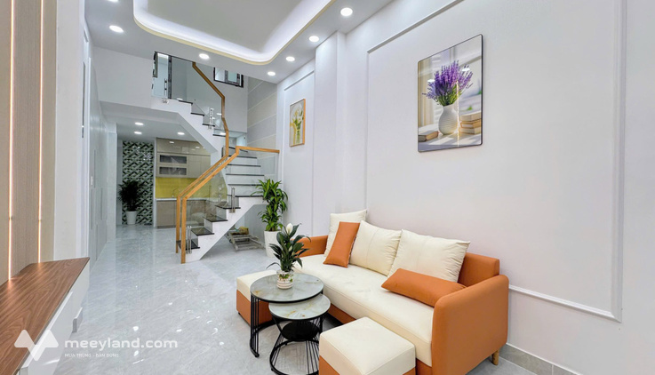 Nhà mới xây 3 tầng tọa lạc tại vị trí đắc địa, ngay đường Lê Văn Quới, Quận Bình Tân