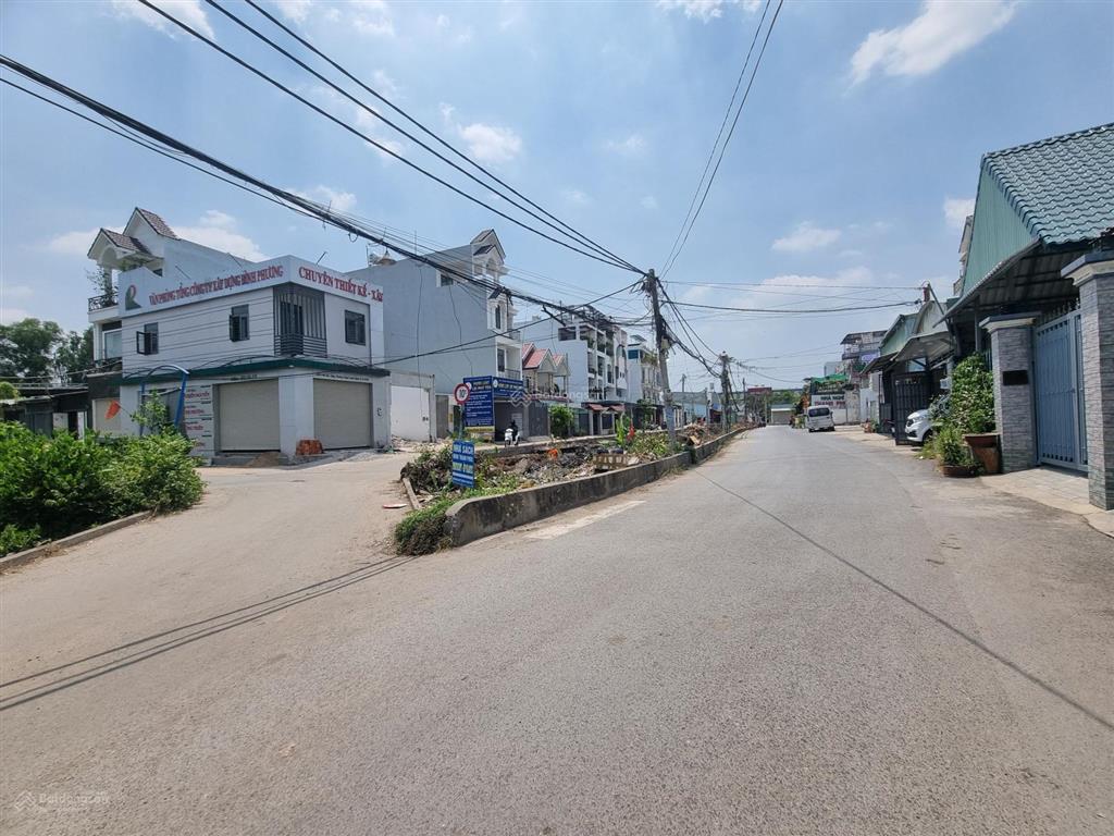 Mặt tiền cống số 2 tx52, 4x25m, cách hà huy giáp 500m.