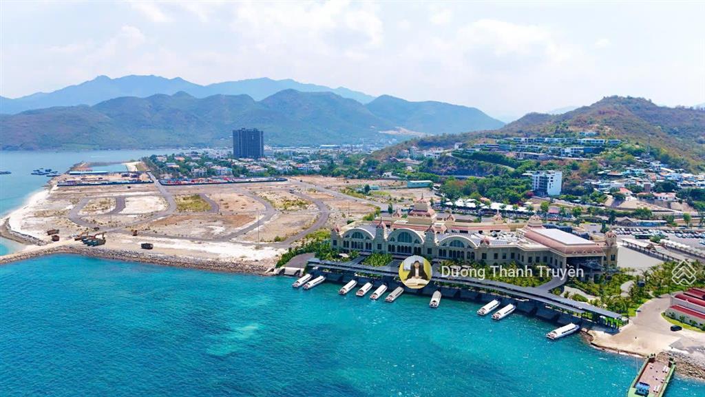 Bán nhà phố vinhomes pearl bay phân khu ngọc trai kề góc gần công viên hồ bơi sổ đỏ lâu dài giá tốt