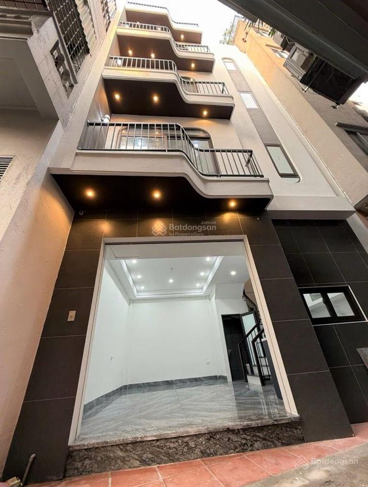 Nhà đẹp ô cách, việt hưng, long biên 5 tầng xây mới, full nội thất ô tô đỗ cửa nhà