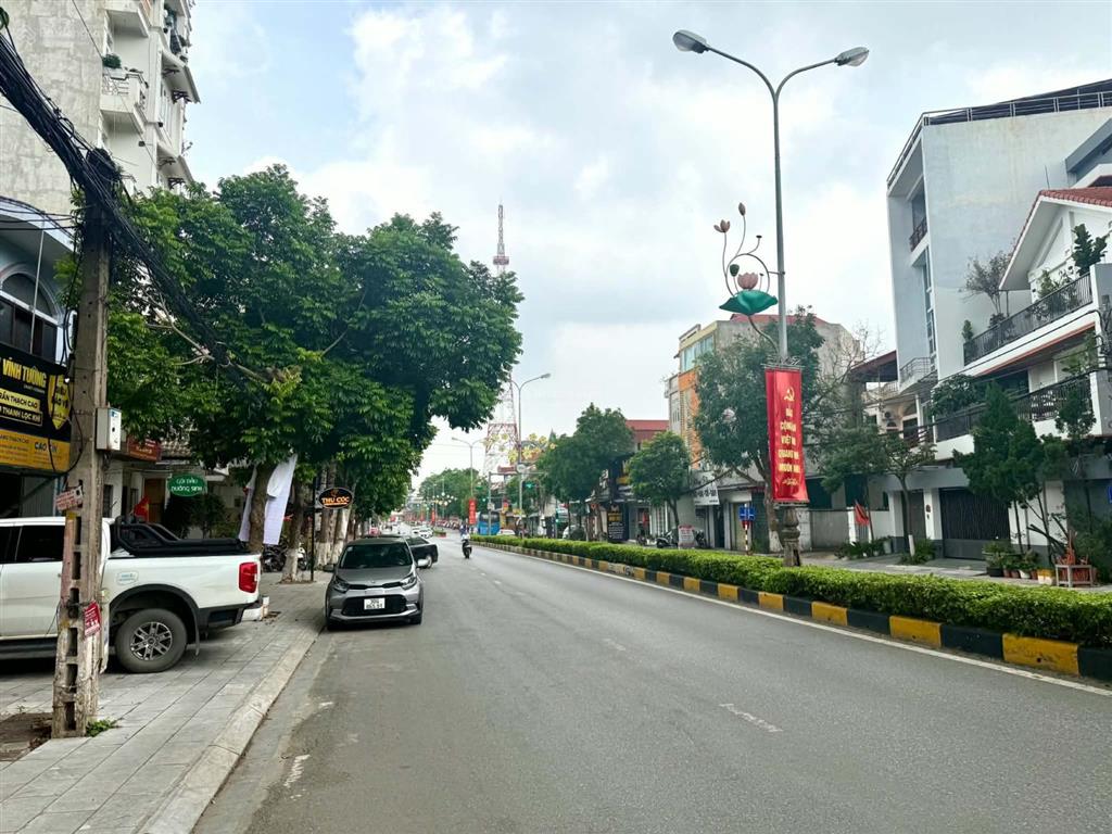 Chính chủ cần bán nhà đường mê linh, phường vĩnh phúc 2 mặt tiền (giá thiện chí)