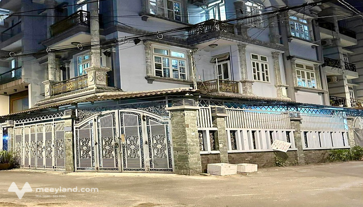 Bán nhà Quang Trungm, phường 8, Gò Vấp, 104m2, 3 tầng, ngang 8,3m, giá rẻ, thuê 65 triệu/ tháng
