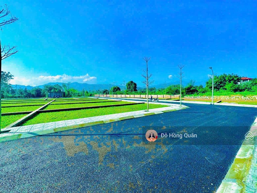 Cc bán đất hơn 4ty full thổ cư thôn 7 trung tâm phú cátcnc hoà lạc,gần vai réo, ql21, metro city