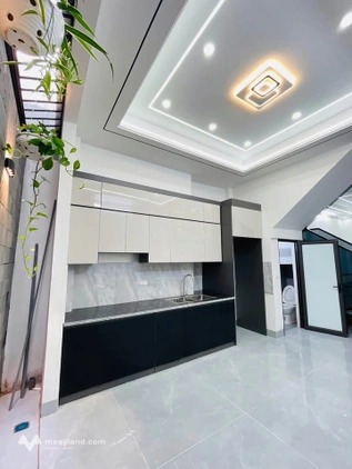 Nhà 3 tầng khu Hồ Vị Xuyên - Nguyễn Trãi - Cách đường chính vài bước chân - Có sân cổng
