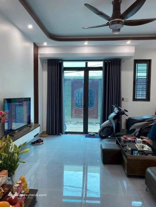 Chính chủ bán nhà 3 tầng gần vườn hoa Quy Tức - Diện tích 40m2 ngang 4,5m - Sổ đỏ chính chủ