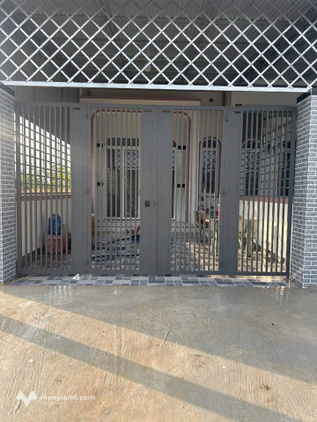 Bán đất 5m x 28m, có 98m2 thổ cư, sẵn nhà cấp 4 xây mới