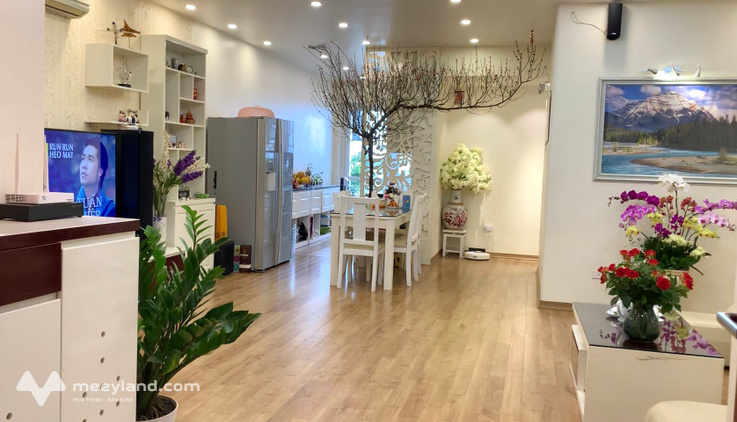 Bán căn hộ A6 Nam Trung Yên 2 phòng ngủ, 1 vệ sinh, nhà đẹp giá 4,1 tỷ