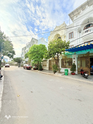 Bán biệt thự đẹp nhất Tân Phú, 5 tầng, 6 phòng ngủ, đường thông thoáng, gọi cho em