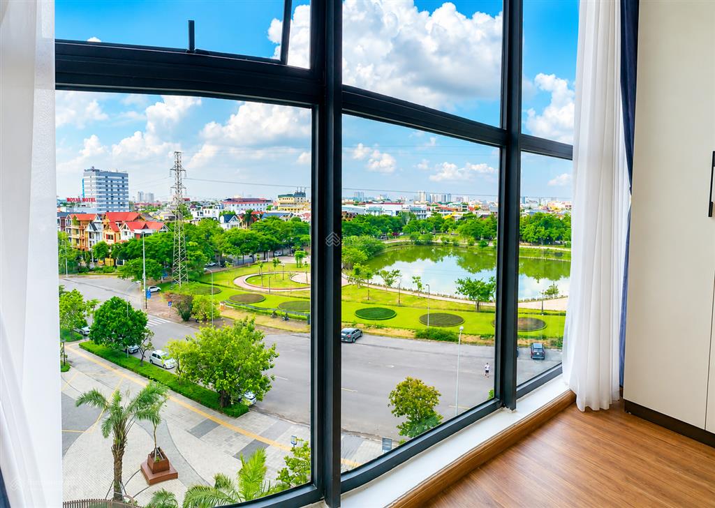 Chính chủ cần bán gấp căn 3 ngủ tòa l2 cạnh hồ sài đồng giá 6,4 tỷ dự án le grand jardin