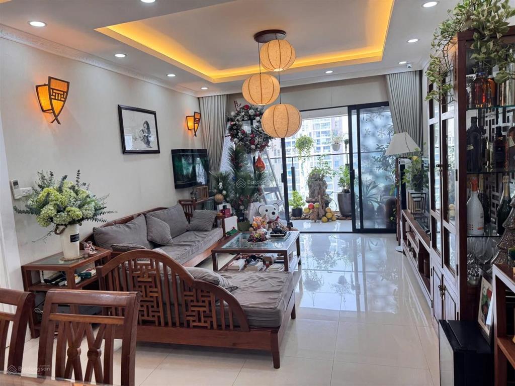 Bán căn hộ chung cư vinhomes nguyễn chí thanh, đống đa, 11.8 tỷ, 86m2 2pn, full đồ. 0983 237 ***