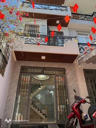 Bán nhà 1 trệt 2 lầu, cách đường Nguyễn An Ninh 20m