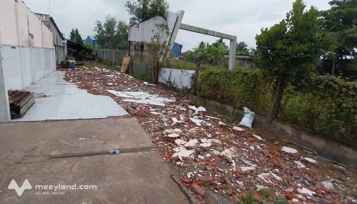 Nhà mình cần bán miếng đất mặt tiền Tỉnh lộ 833, phường 5, Thành phố Tân An, Long An
