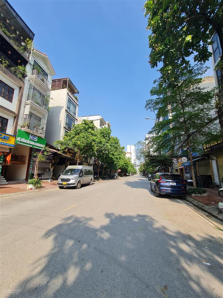 Đất phân lô tđc phú diễn đối diện trường đh tài nguyên và môi trường 100m2 mặt tiền 6m