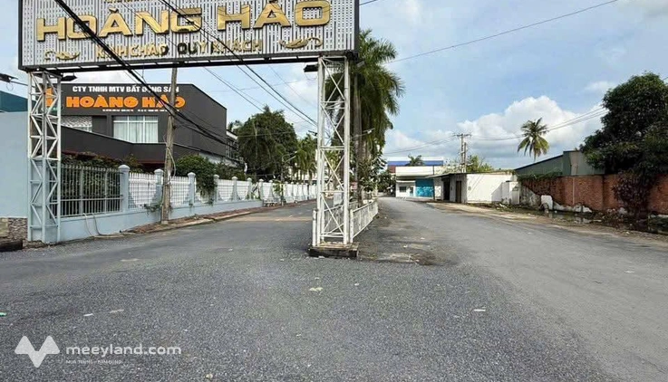 Đất vàng Vĩnh Long - 900m2 mặt tiền 30m, sẵn 550m2 thổ cư, giá hời 4.5 tỷ