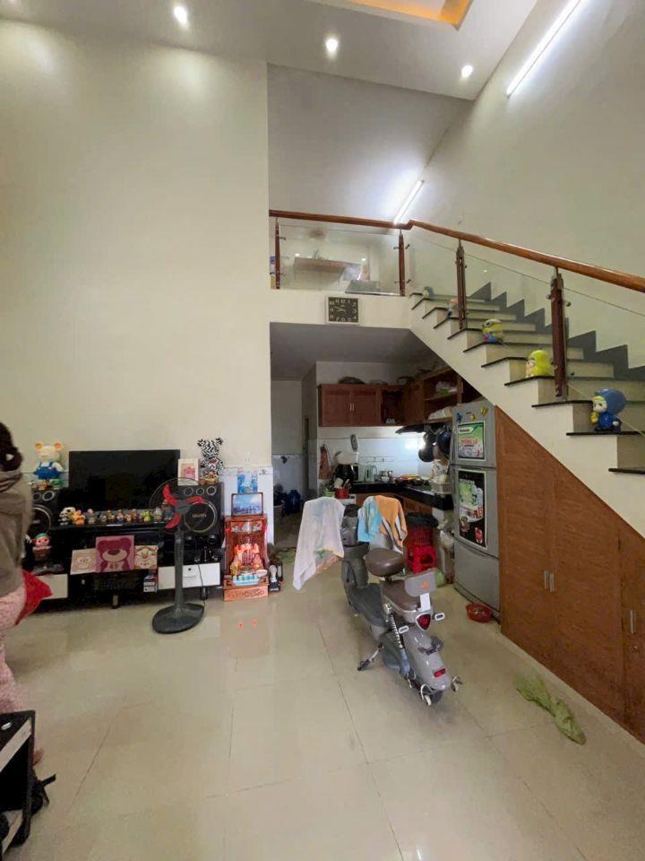Nhà sổ riêng ,thổ cư , cấp bốn gác lửng 2.05 tỷ_59 m2