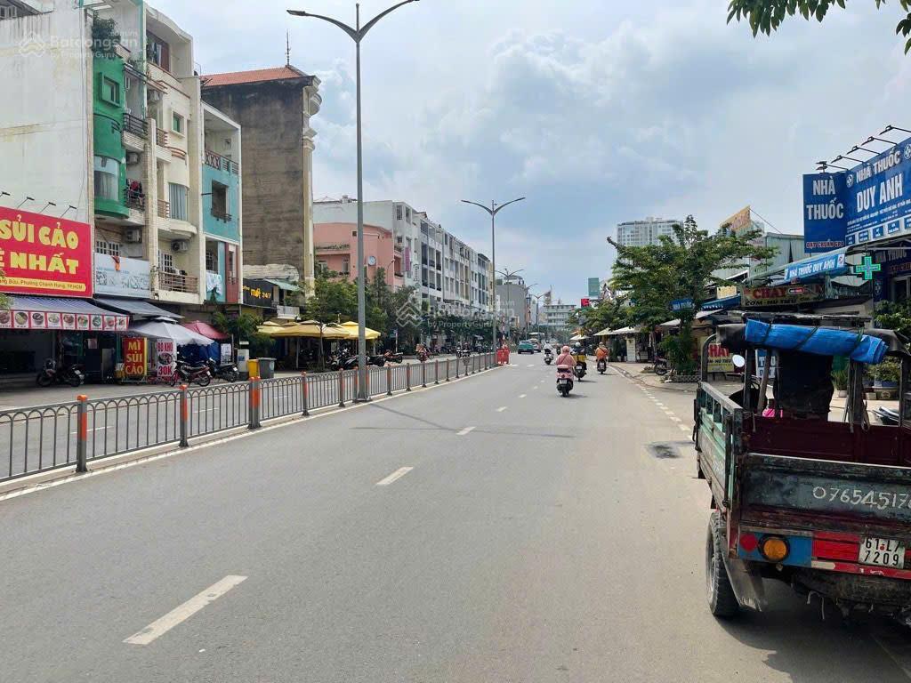 Giảm mạnh 2,2 tỷ mua đất tặng nhà mt tạ quang bửu dt 64m2 khu vực kinh doanh sầm uất