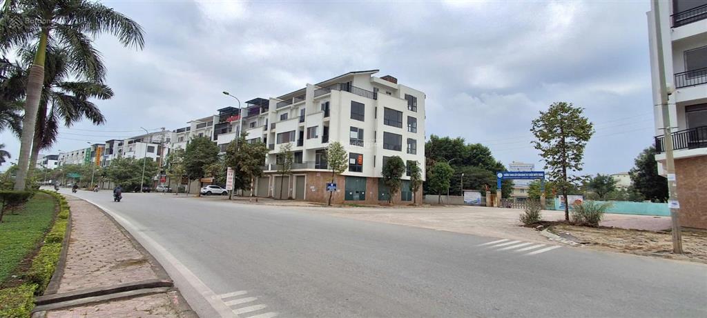 Bán nhà trịnh kiểm, đầu ve 03 mặt tiền, sổ đỏ, 128m2, 5 tầng, đỗ được 15 ô tô, 150 xe máy, 12,x tỷ.