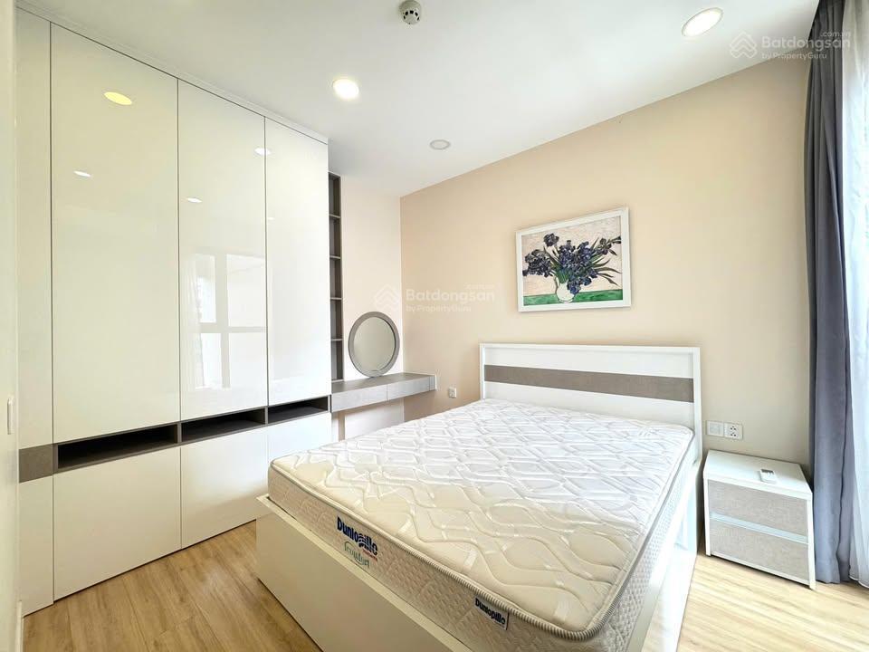 Bán nhanh chung cư starlight riverside q6,giá 2 tỷ 350tr dt72m2 2pn2wc full nội thất shrcc!